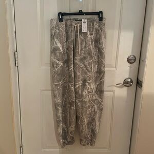 Men's Abercrombie and fitch camo sweats